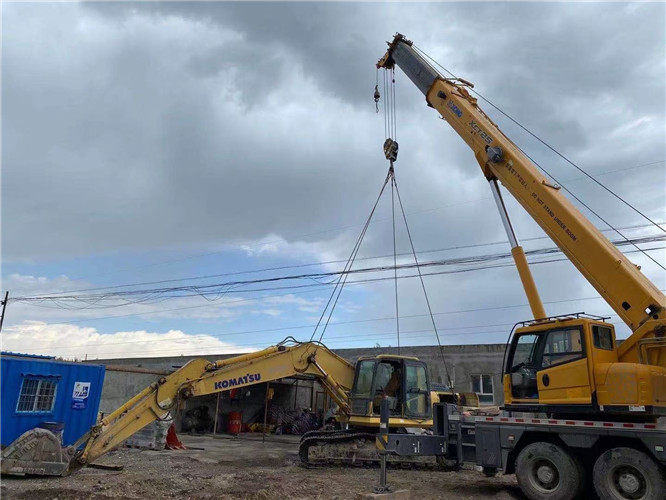 南阳市25吨吊车的工作半径是多少？