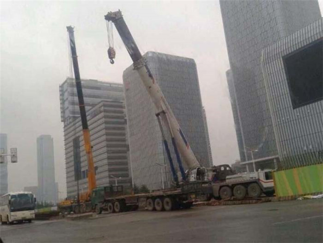 南阳市“自动找平”—— 吊车的 “平地神器” 技术