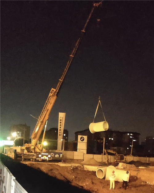 南阳市“弯臂矫正”—— 吊车的 “形变补偿” 技术